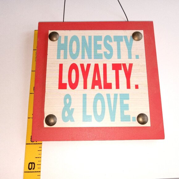 🎯 10 for $10 / Small Hanging Wooden Love Sign - Picture 3 of 6